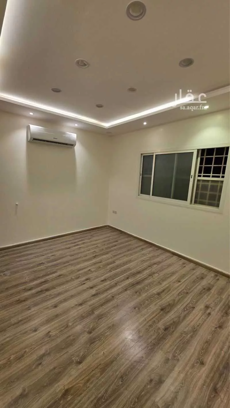 فيلا 8 غرف في العقيق 3