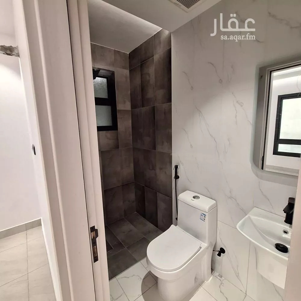 شقة 5 غرف في الصفا 5