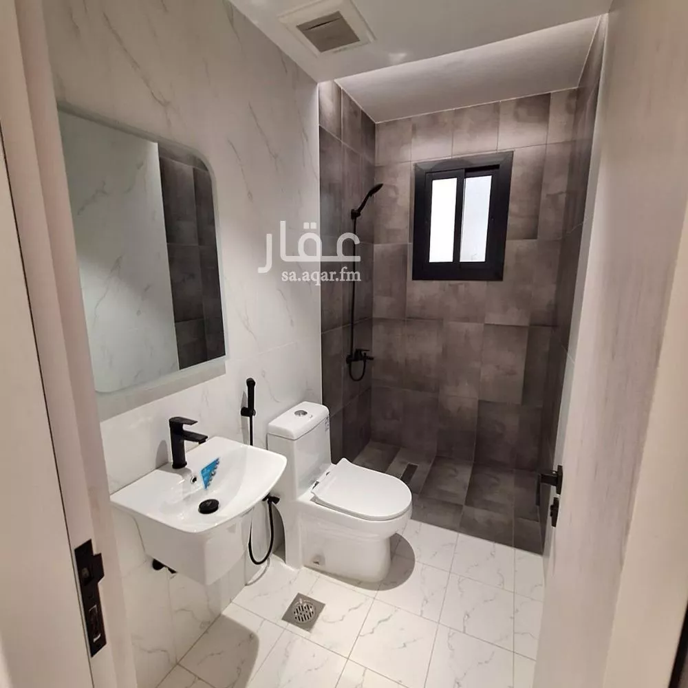 شقة 5 غرف في الصفا 3