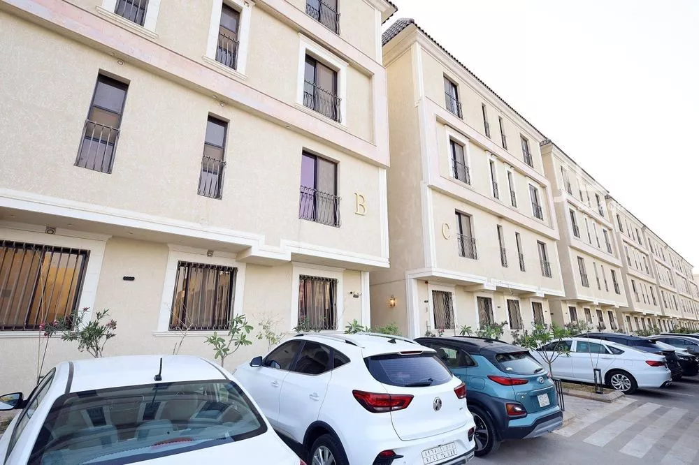 شقة 4 غرف في طويق 1