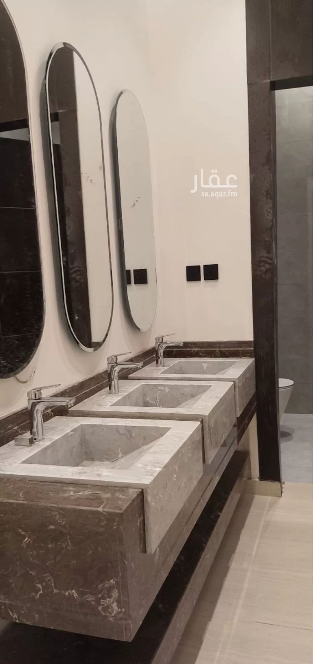 فيلا 4 غرف في الجنادرية 3