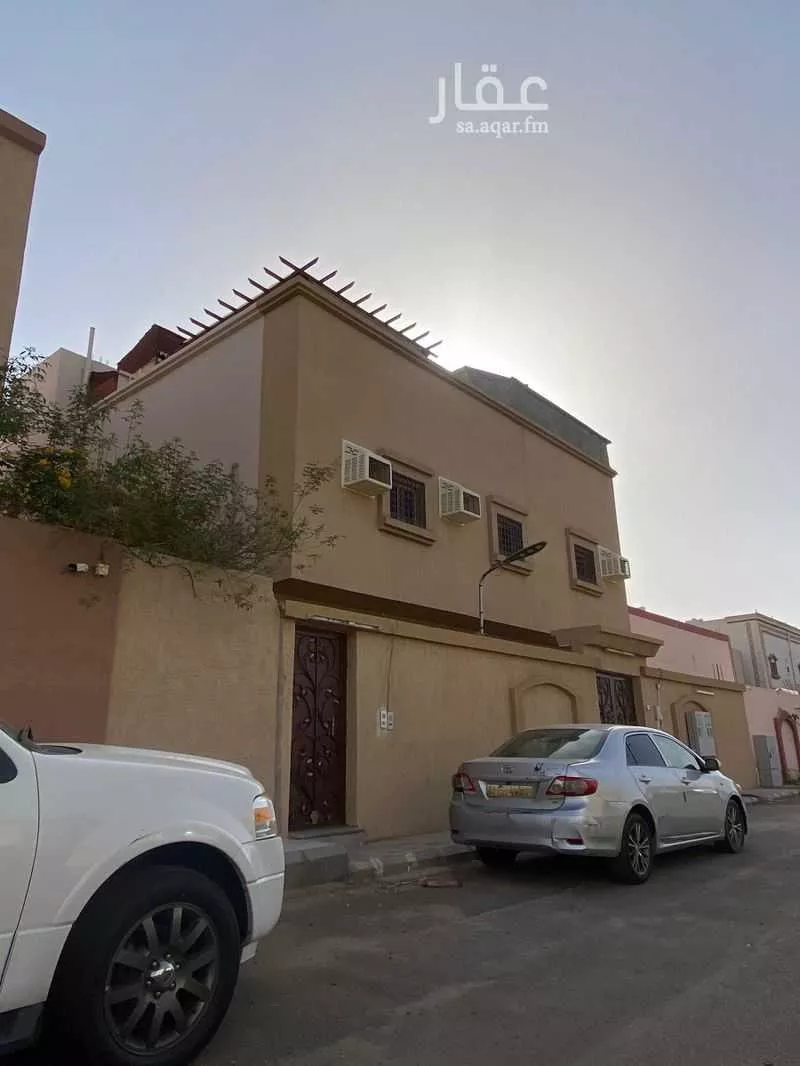 شقة 5 غرف في سكة الحديد