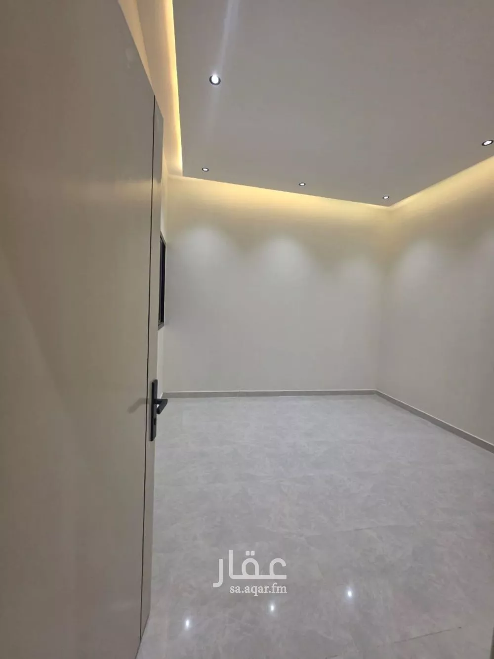 دور 4 غرف في أحد 4