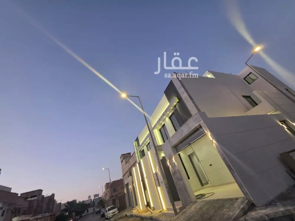 فيلا 8 غرف في العريجاء الغربية 3