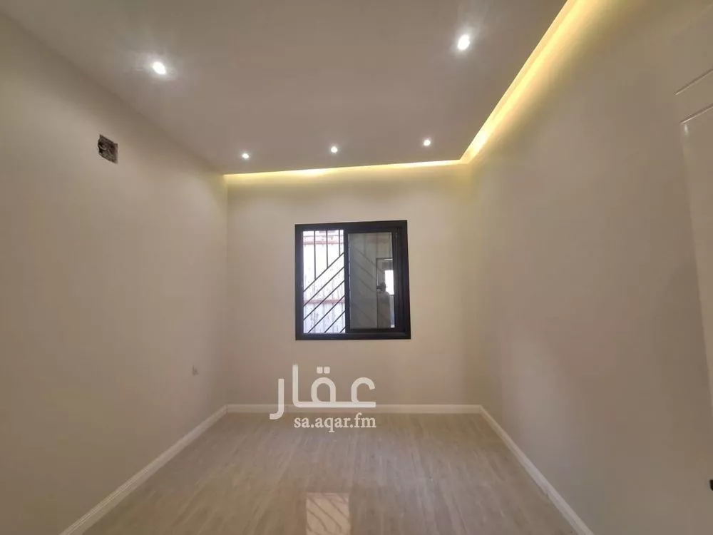 4 bedroom villa in Shubra, Riyadh 9