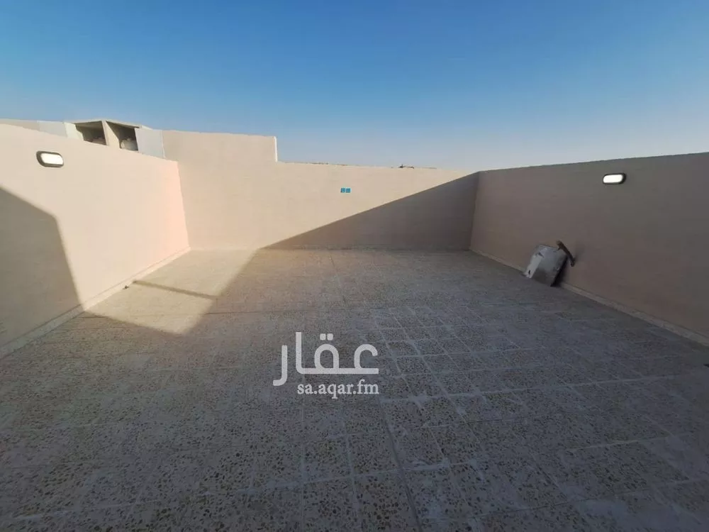 4 bedroom villa in Shubra, Riyadh 8
