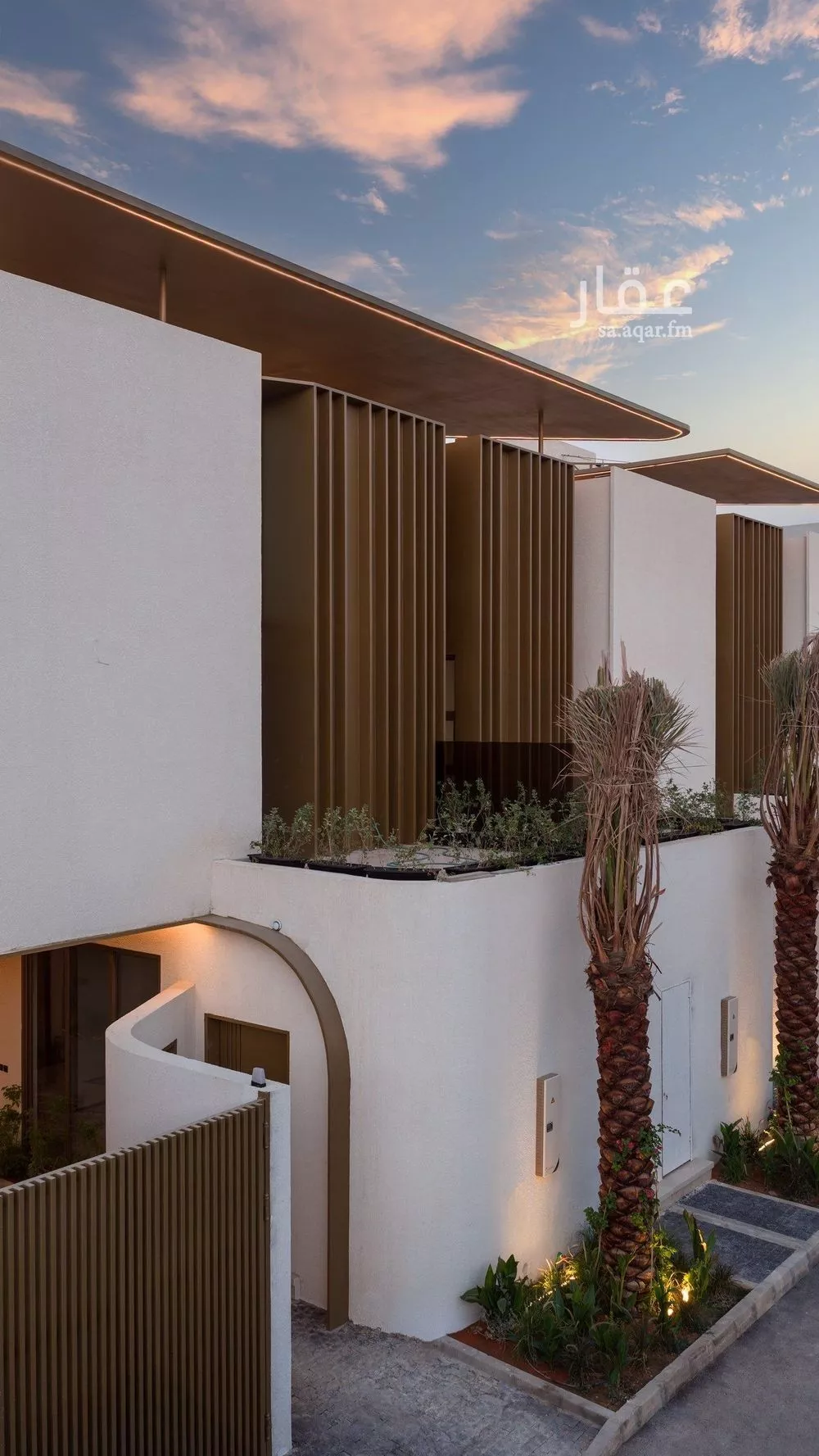 فيلا 4 غرف في العارض 1