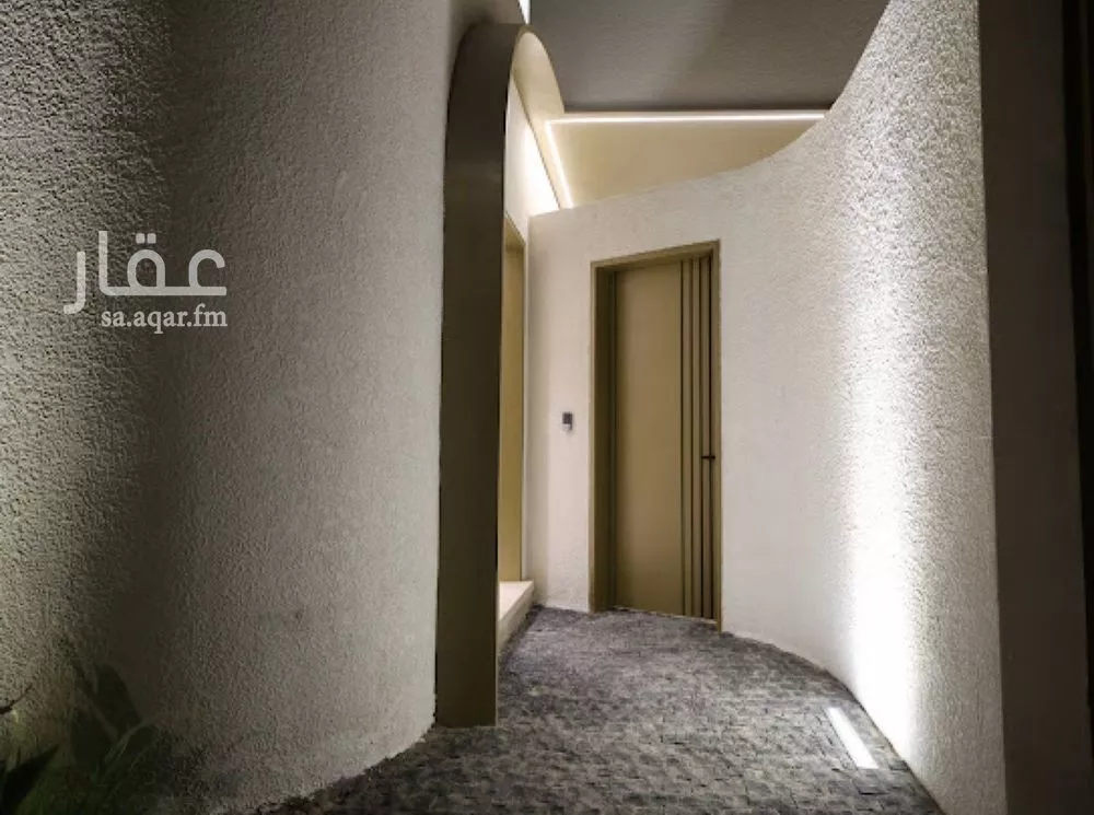 فيلا 4 غرف في العارض 2