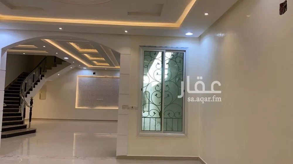 5 bedroom villa in Al Qadisiyah 4