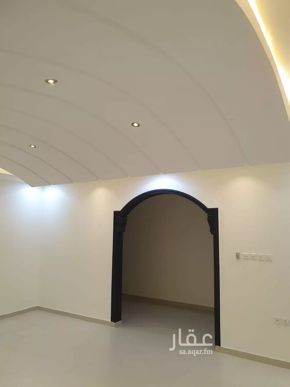 فيلا 5 غرف في الخليج 3