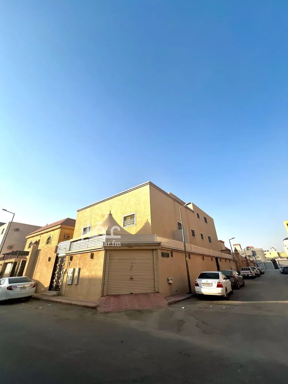 فيلا 5 غرف في الخليج 1