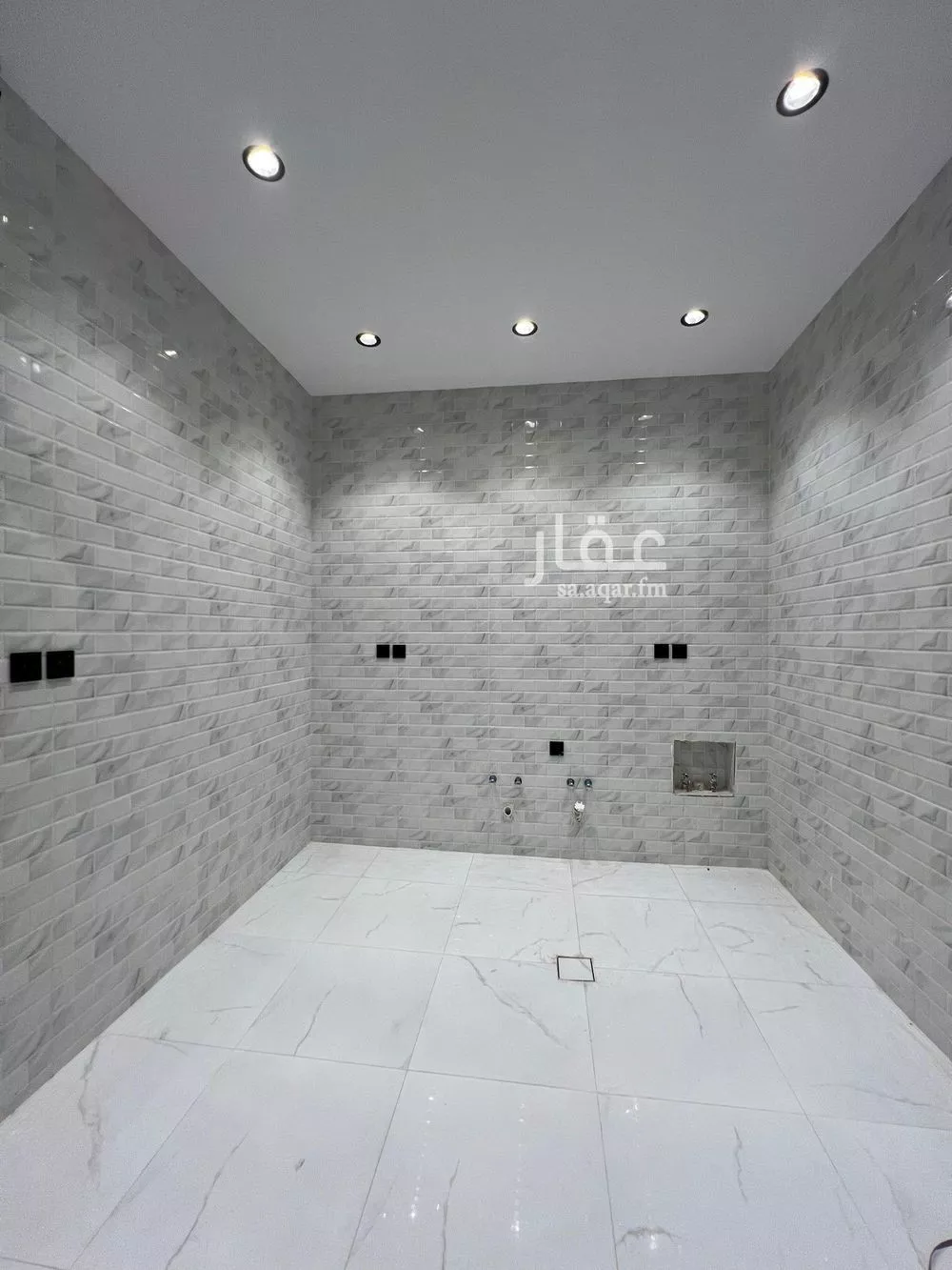 شقة 5 غرف في الريان 5