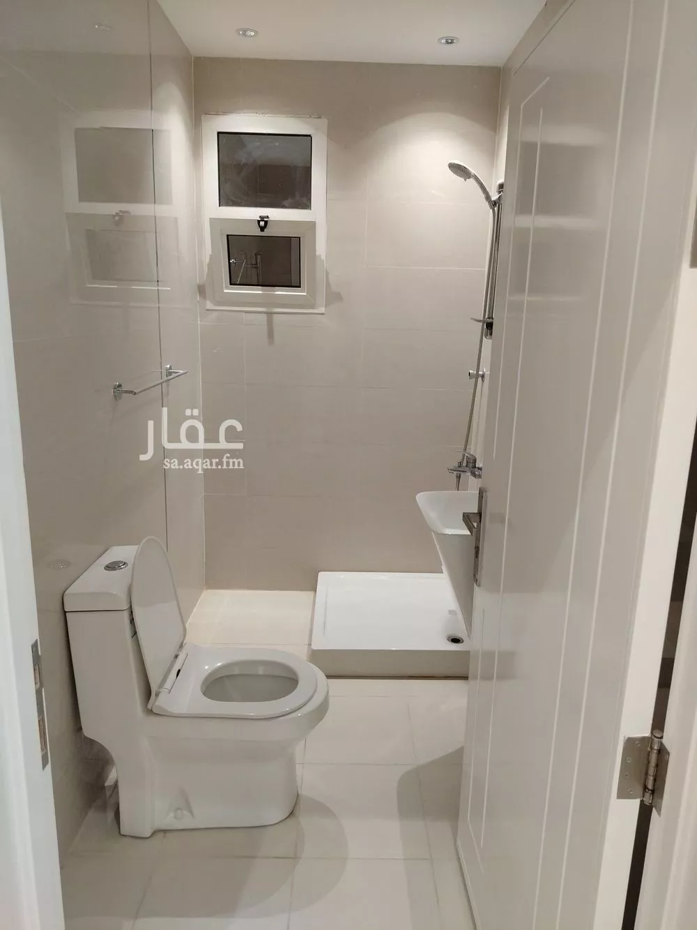 فيلا 7 غرف في العارض 3