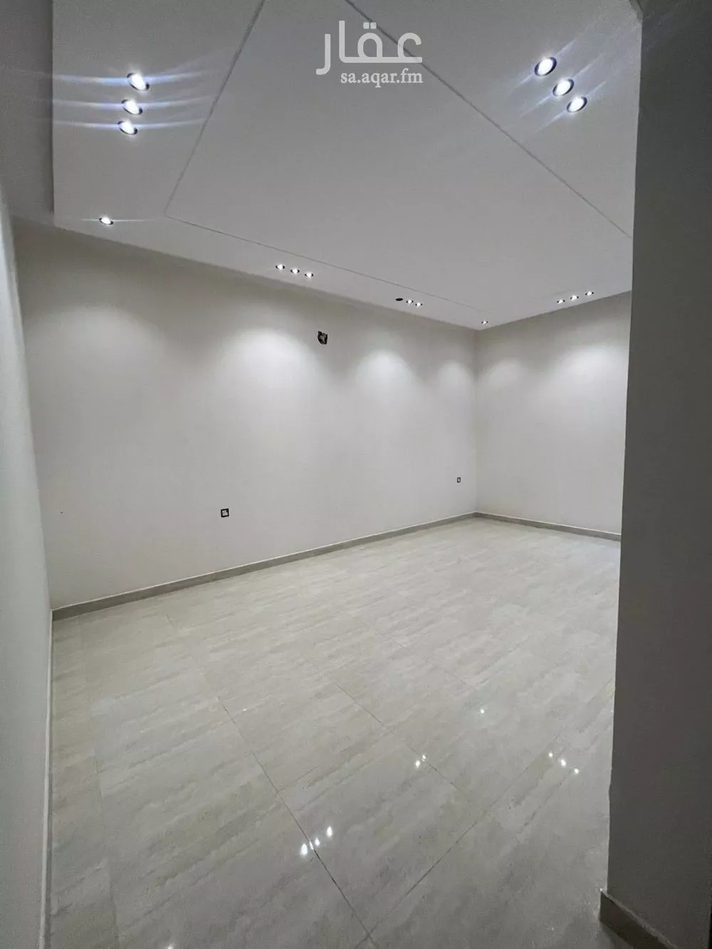 3 bedroom floor in Al Hazm 5