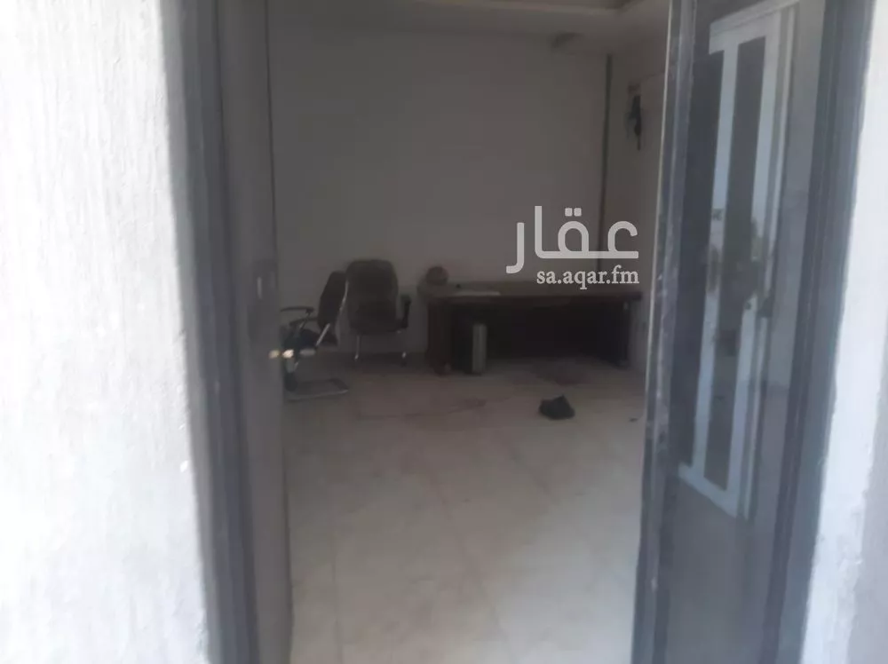 محل 1960 م² في المشاعل 4