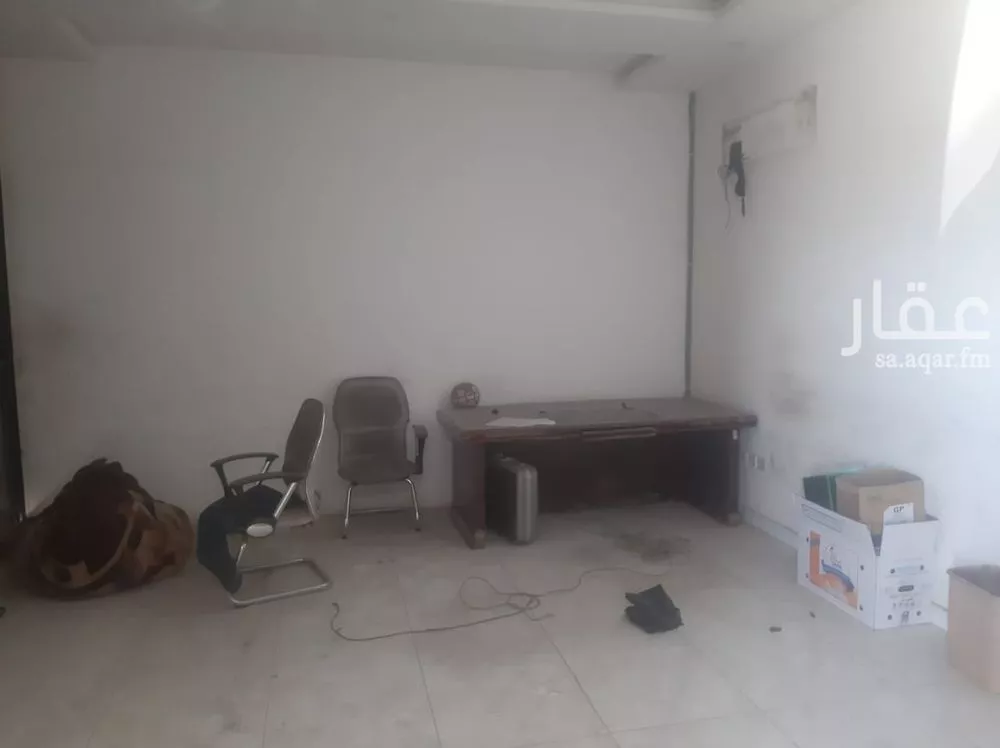 محل 1960 م² في المشاعل 2