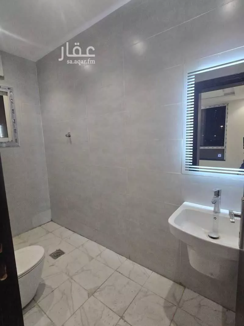 شقة 5 غرف في الواحة 4