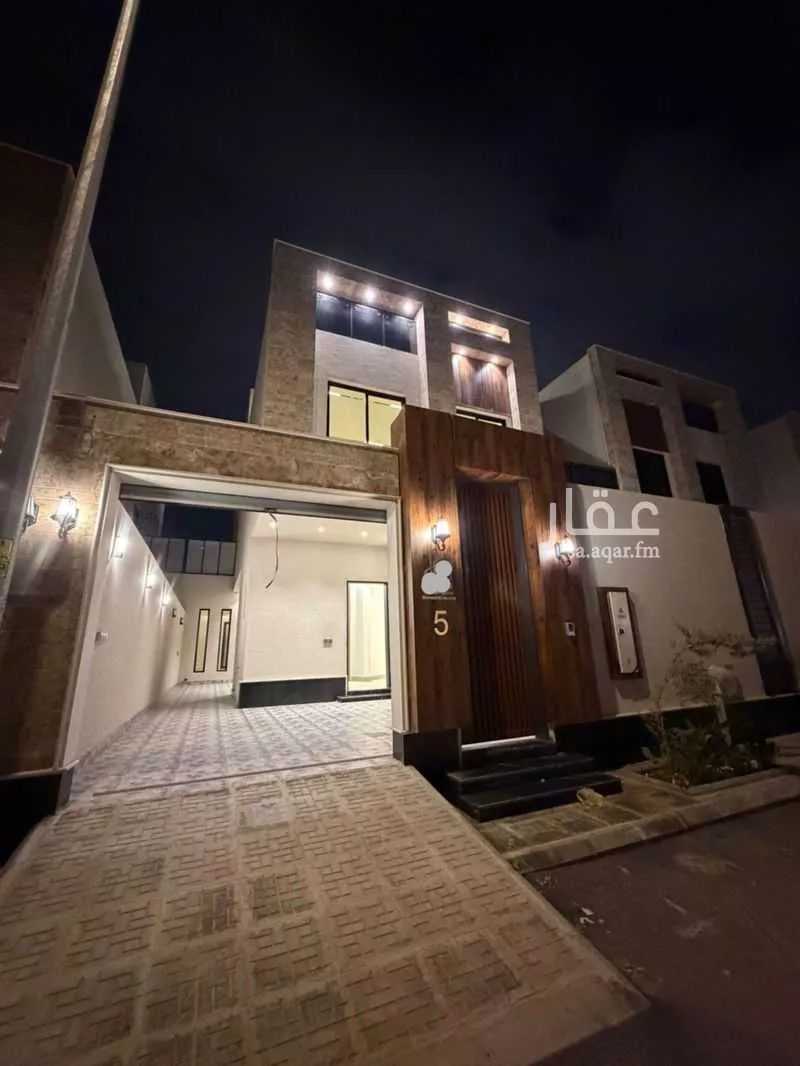 5 bedroom villa in Al Rimal 1