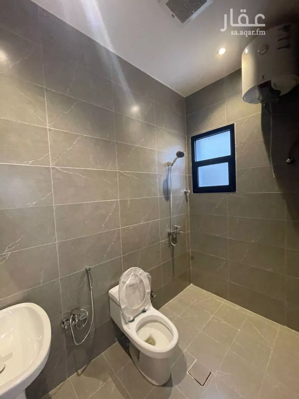 3 bedroom floor in Al Rimal 4