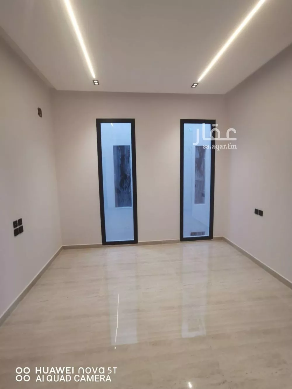 فيلا 5 غرف في الشرق 3