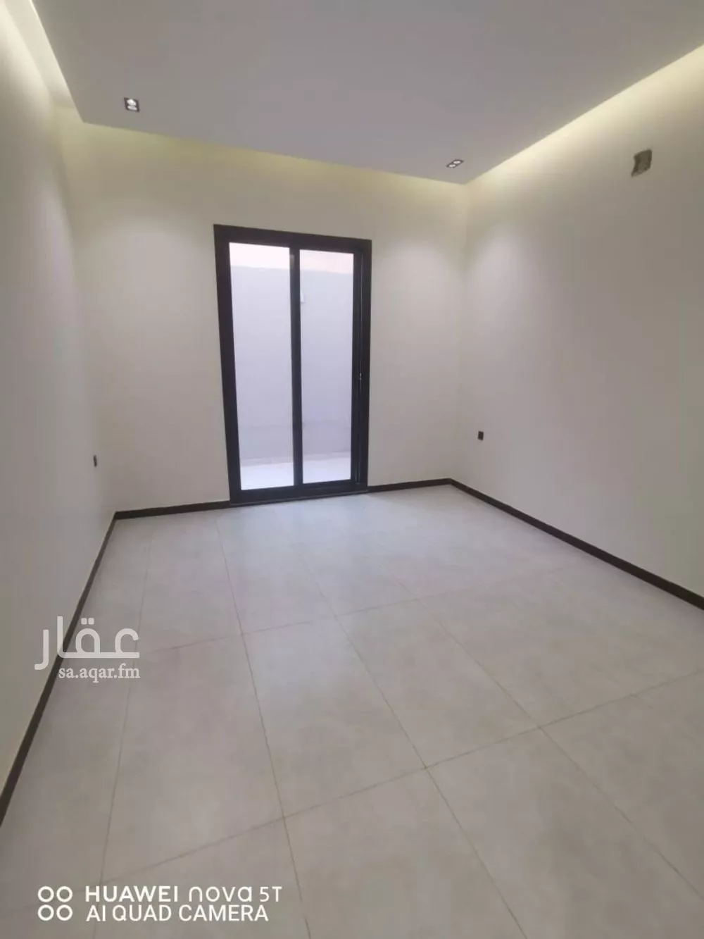 فيلا 4 غرف في الجنادرية 1