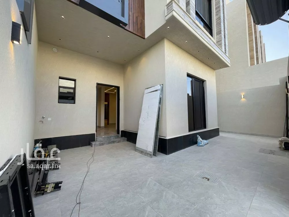 فيلا 5 غرف في العارض 4