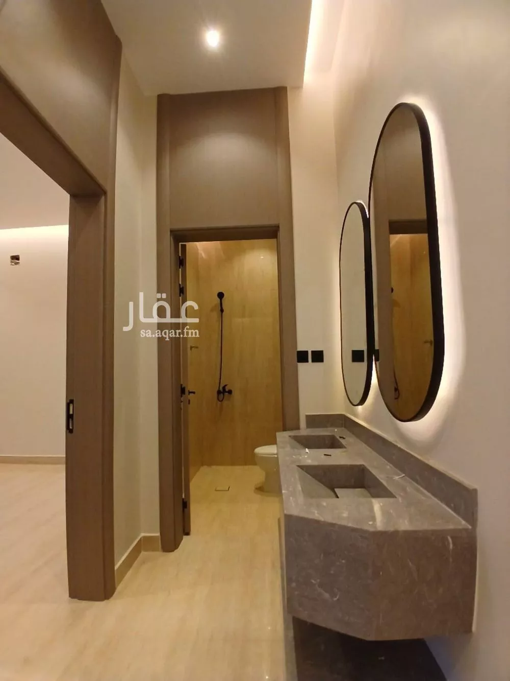 دوبلكس 7 غرف في الجنادرية 3