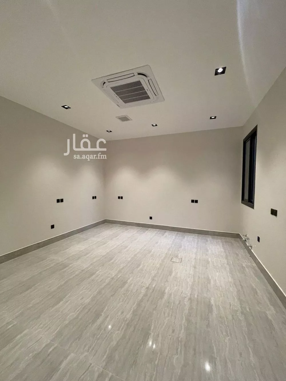 فيلا 5 غرف في العارض 5