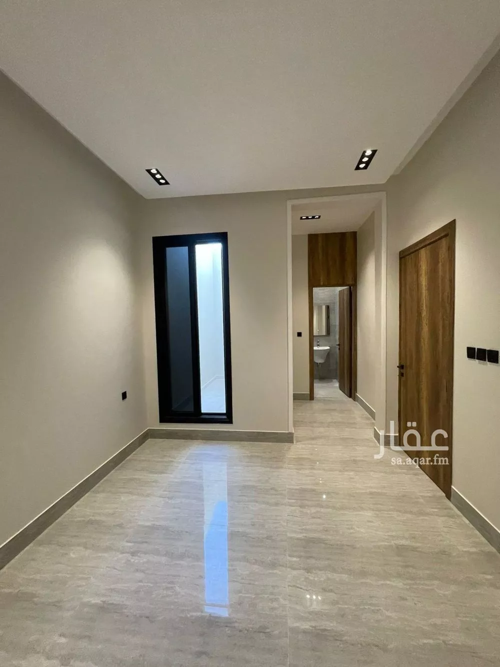 فيلا 5 غرف في العارض 2