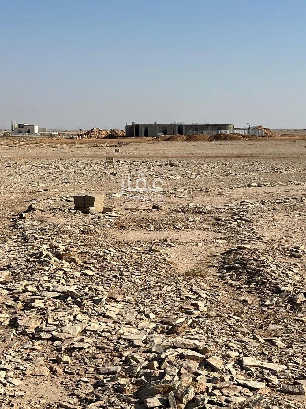 أرض 900 م² في عريض 2