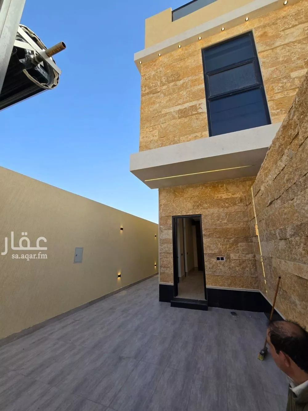 فيلا 5 غرف في العارض 4