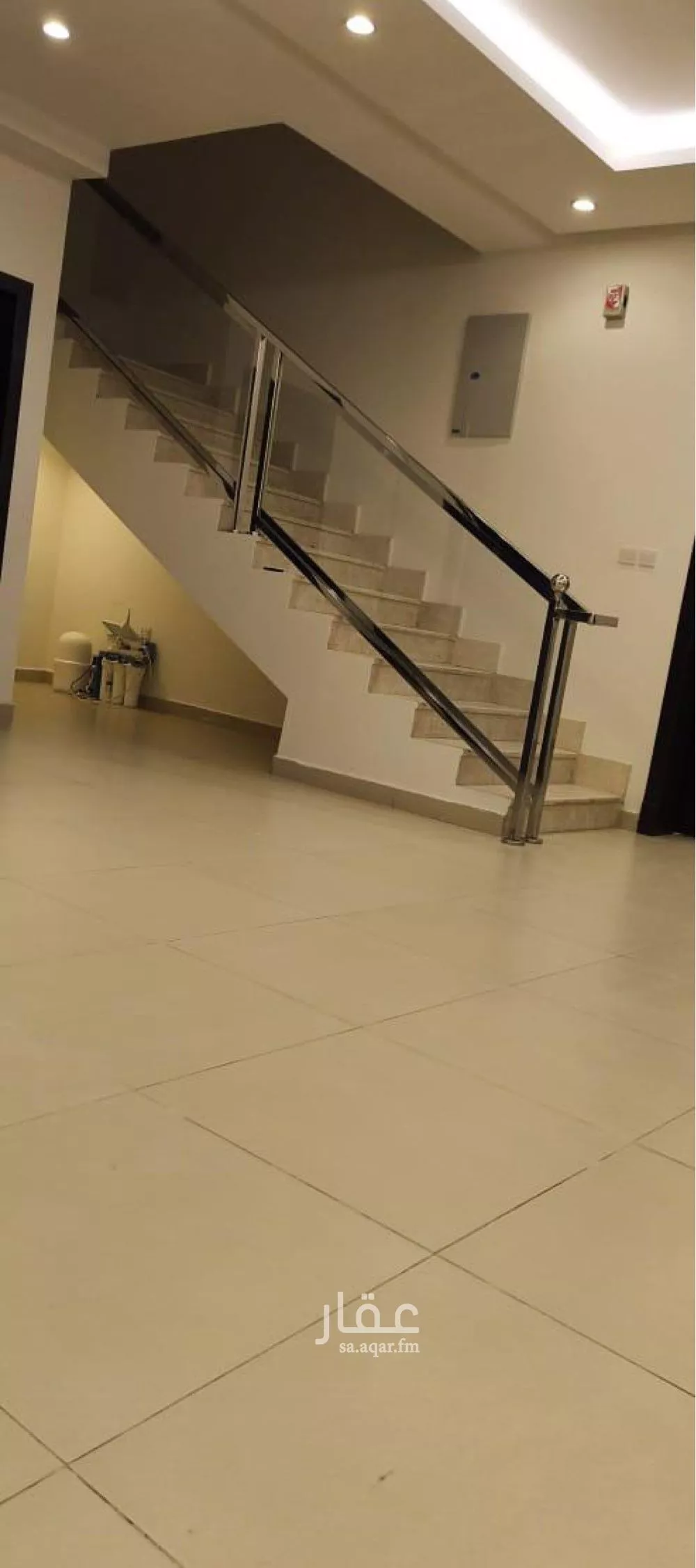 فيلا 4 غرف في العارض 2