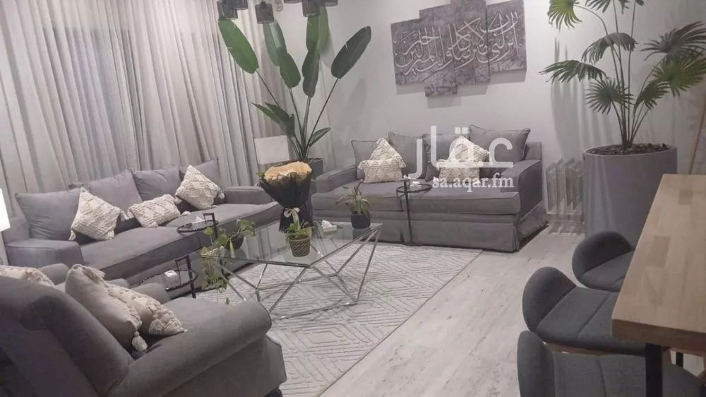 فيلا 8 غرف في العارض 1