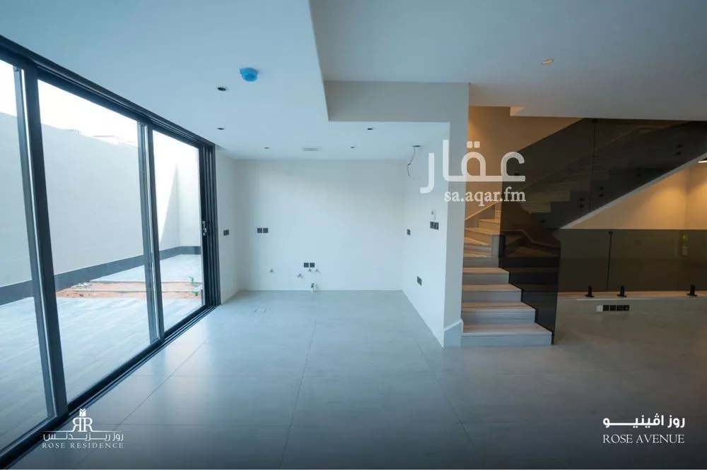 فيلا 4 غرف في العارض 4