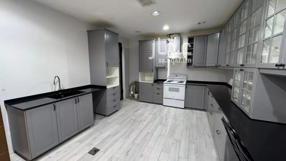 فيلا 6 غرف في الملقا 2