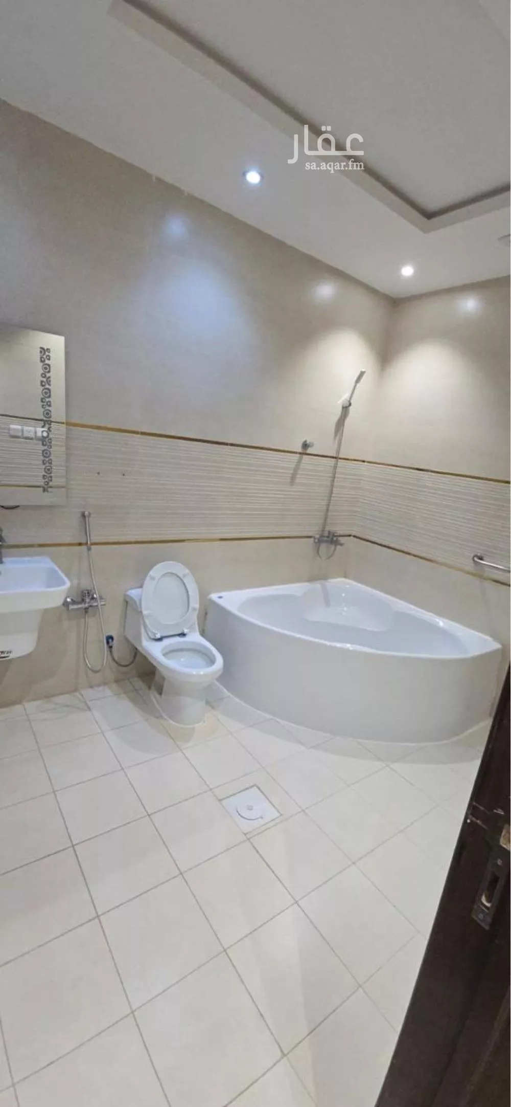 فيلا 10 غرف في المونسية 4