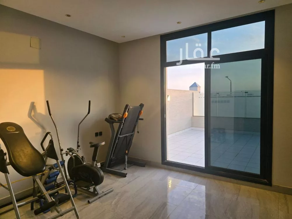 فيلا 9 غرف في العارض 5