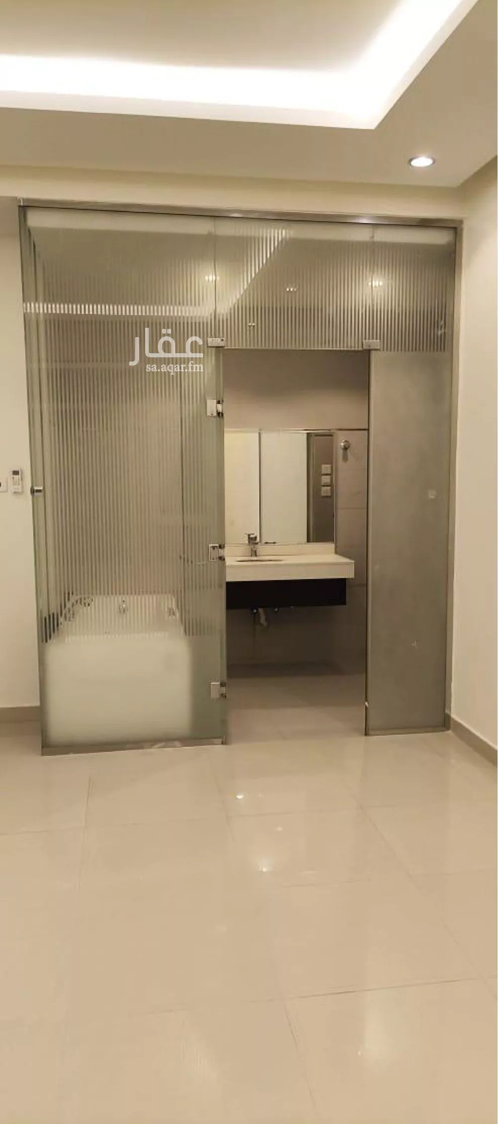 فيلا 4 غرف في العارض 3