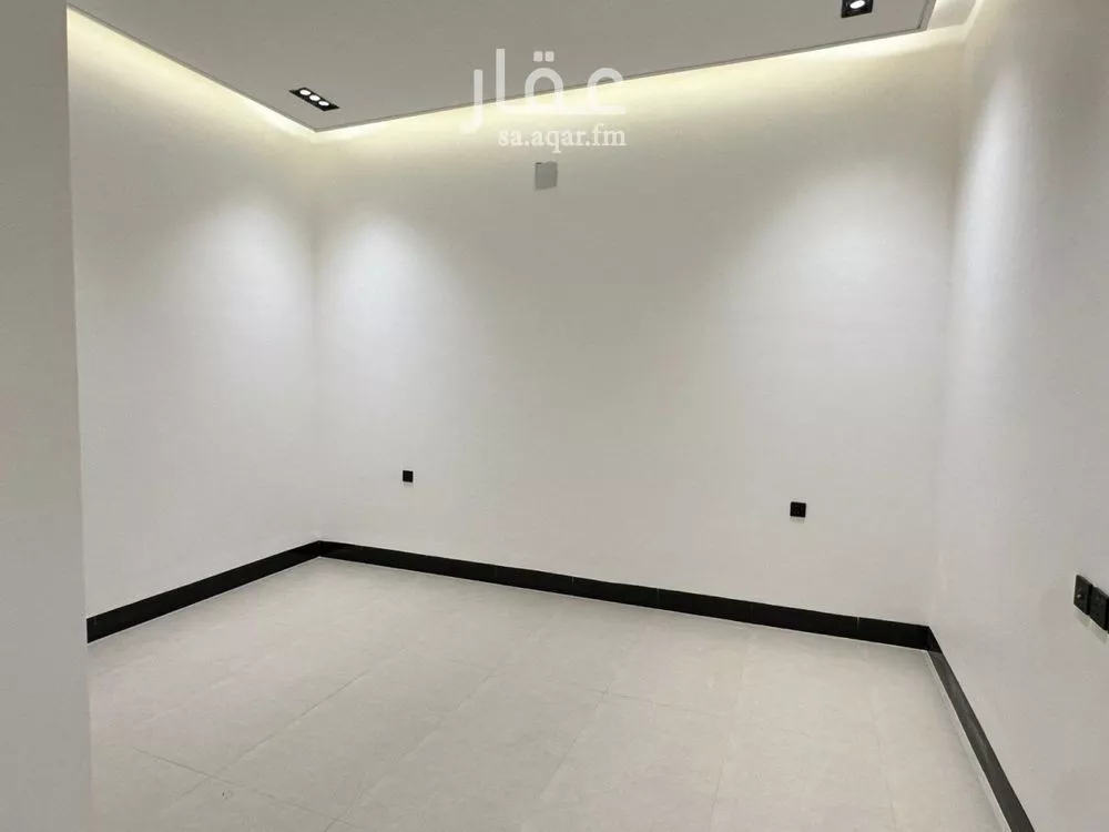 فيلا 12 غرف في الرمال 3