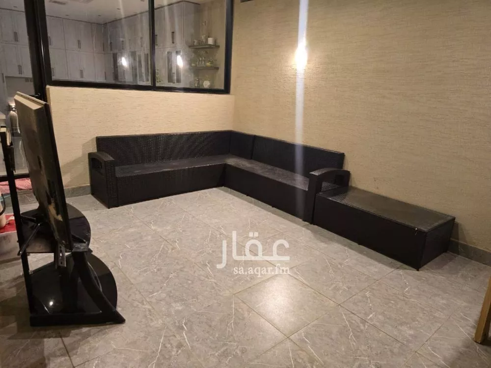 فيلا 9 غرف في العارض 3