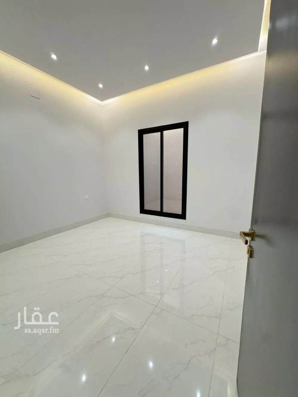 شقة 3 غرف في الرمال 4