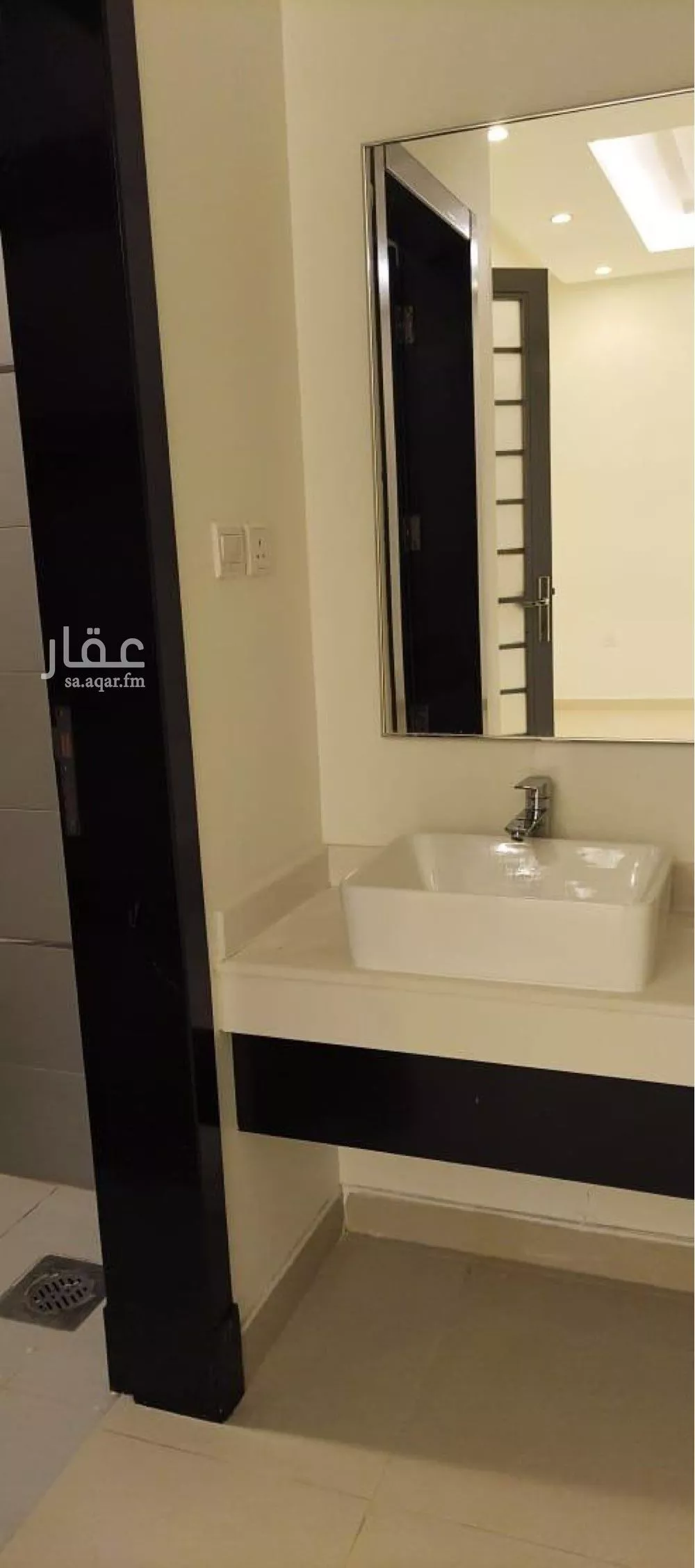 فيلا 4 غرف في العارض 5