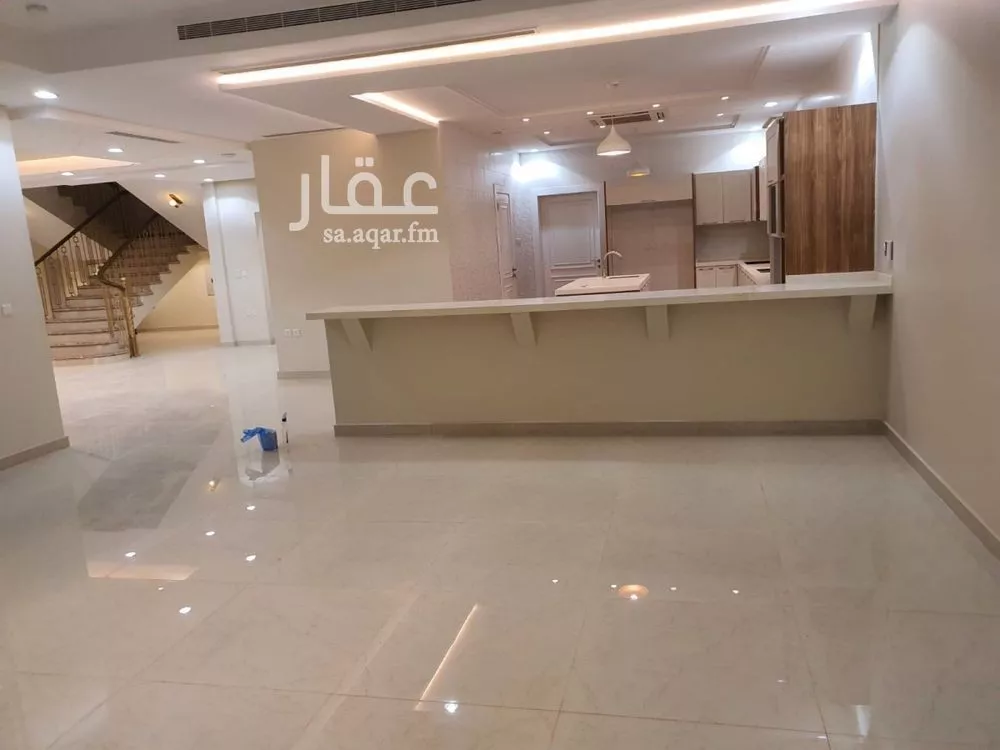 فيلا 8 غرف في المونسية 5