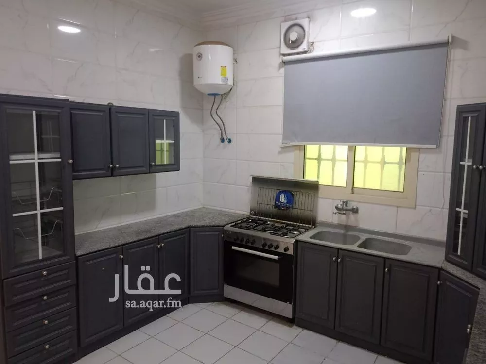 3 bedroom floor in Al Munsiyah 2