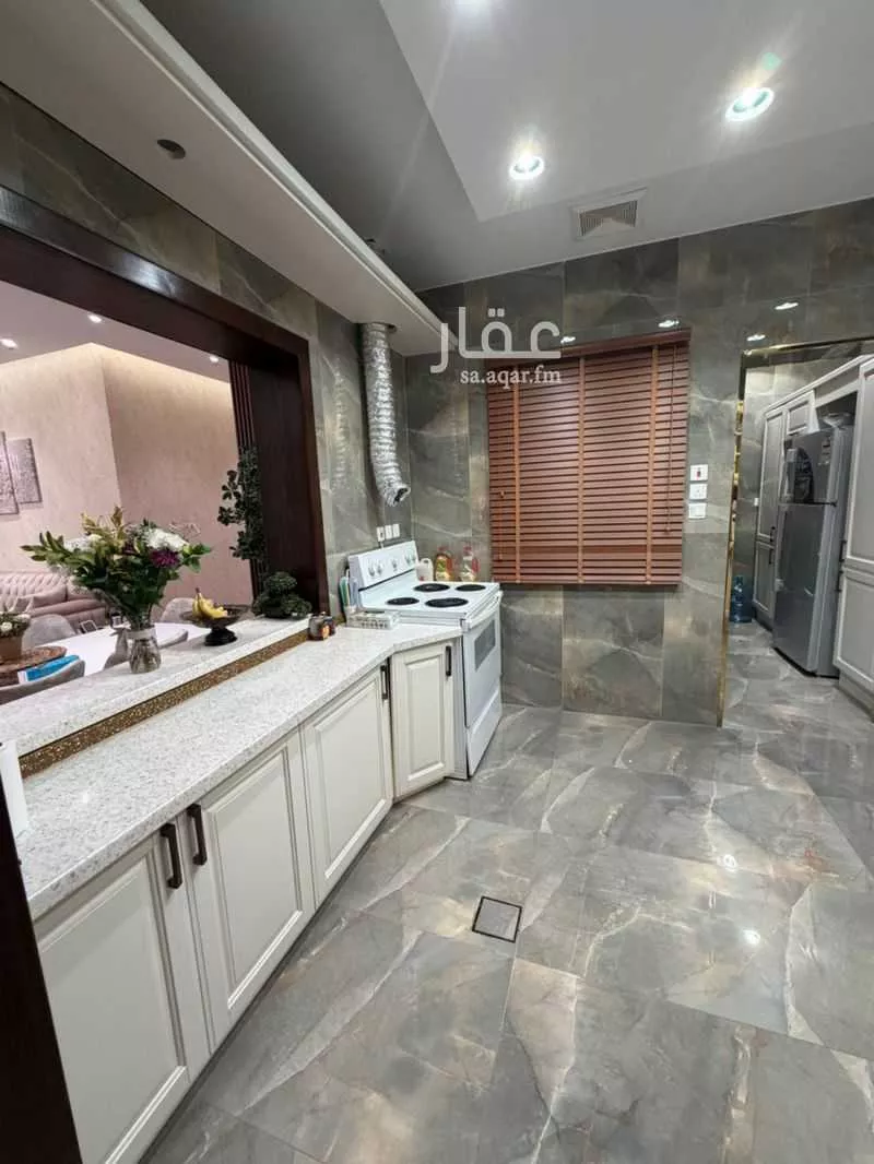 شقة 4 غرف في الحمراء 5