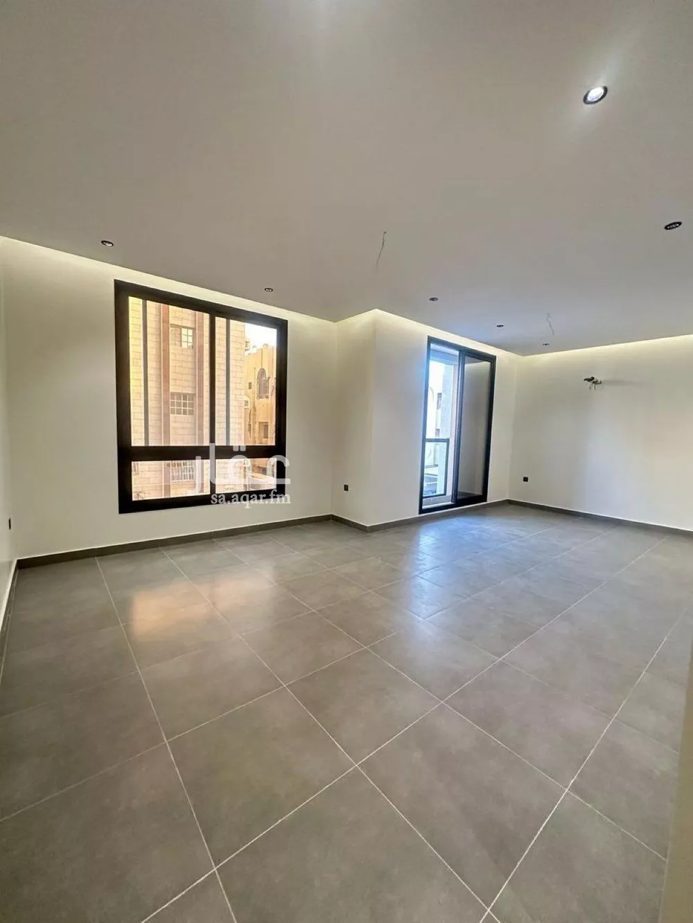 شقة 5 غرف في الروضة 1