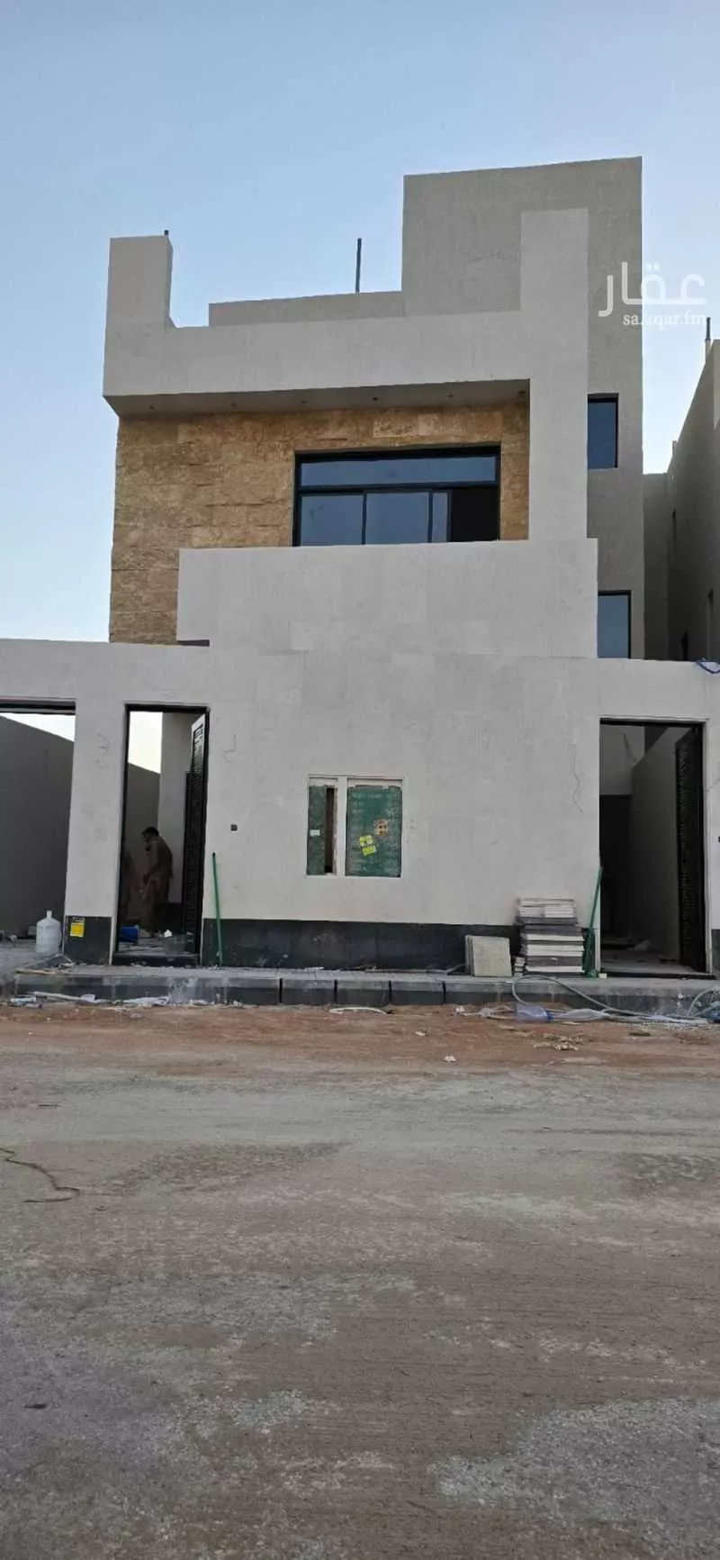 دور 4 غرف في الشرق