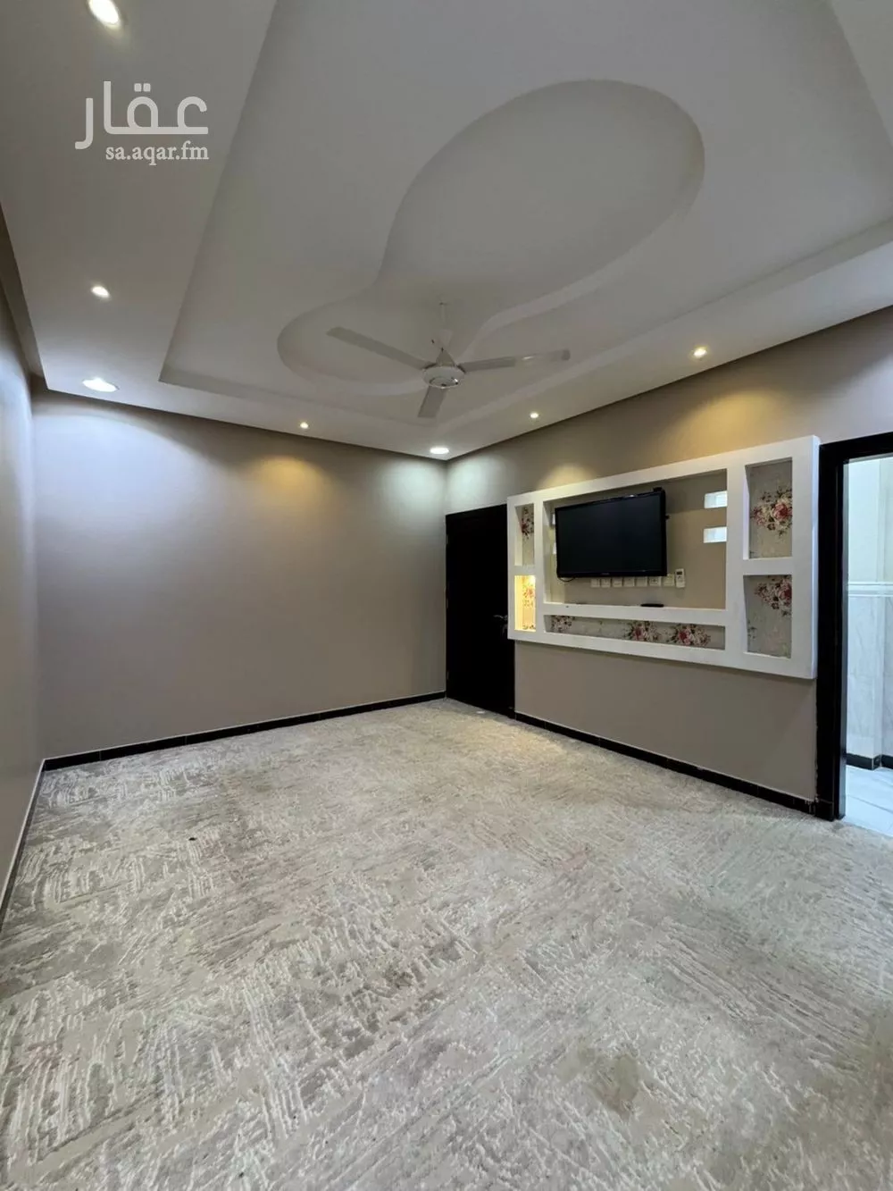 فيلا 6 غرف في العارض 2