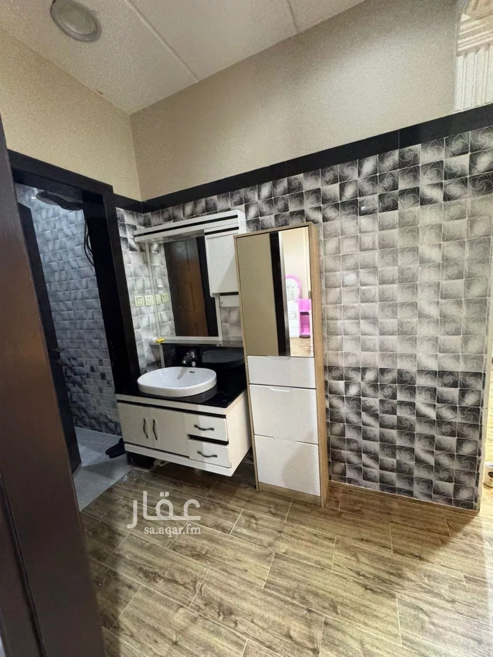 فيلا 6 غرف في العارض 4