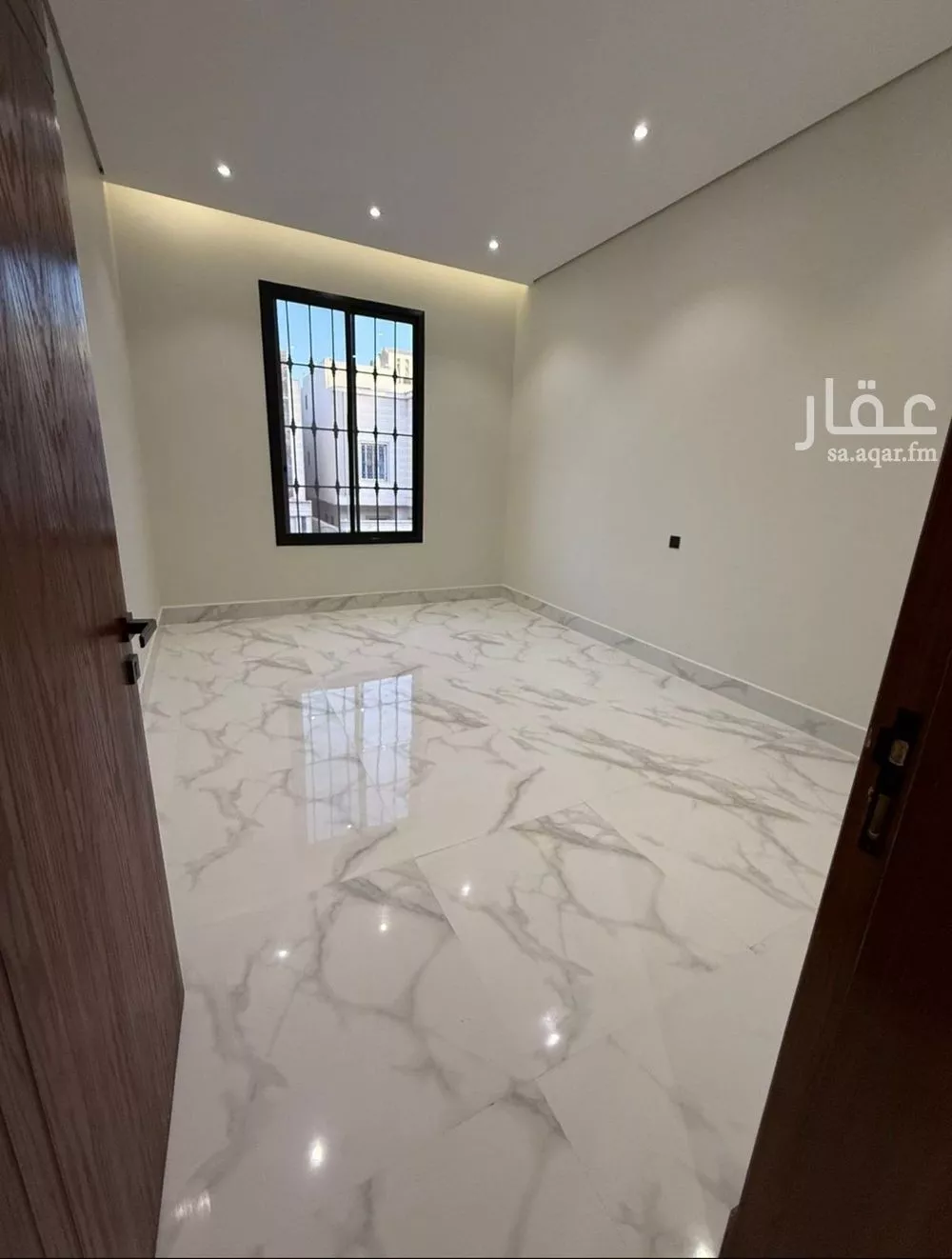 فيلا 5 غرف في الرمال 4